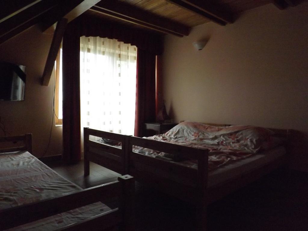 Napos Vendeghaz Hotel Gyor Ngoại thất bức ảnh