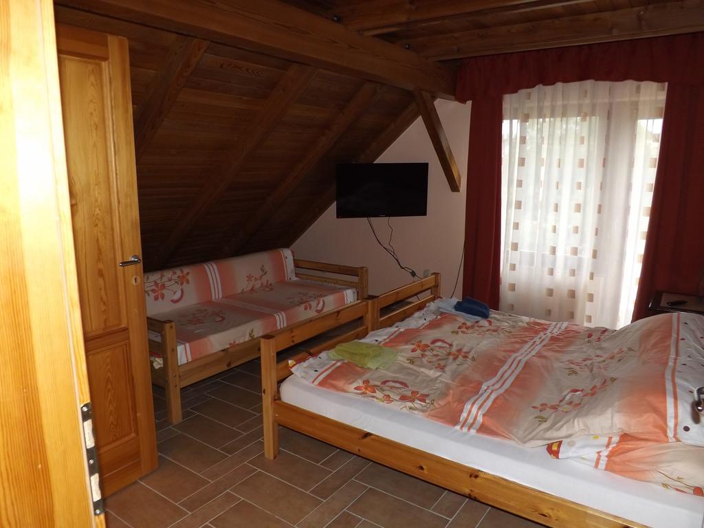 Napos Vendeghaz Hotel Gyor Ngoại thất bức ảnh
