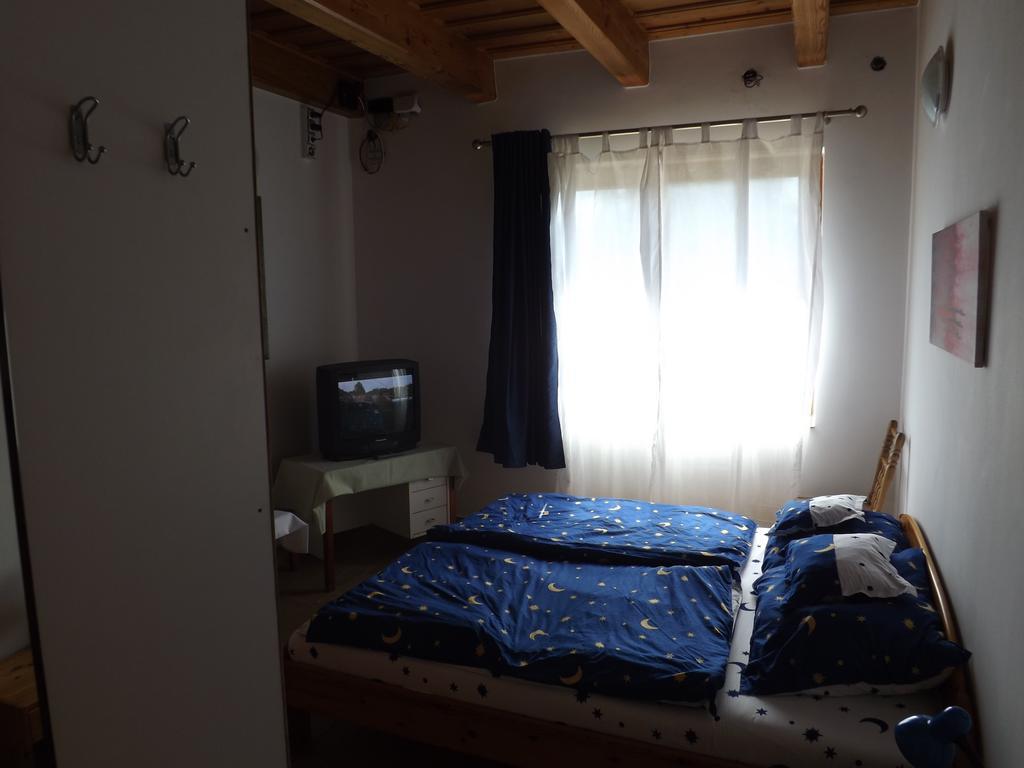 Napos Vendeghaz Hotel Gyor Ngoại thất bức ảnh