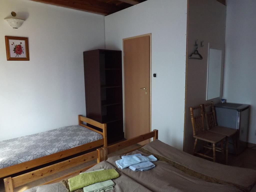 Napos Vendeghaz Hotel Gyor Ngoại thất bức ảnh