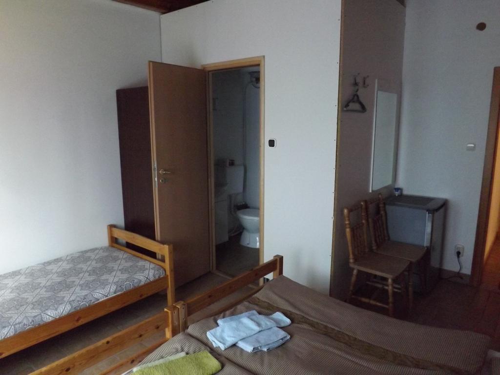 Napos Vendeghaz Hotel Gyor Ngoại thất bức ảnh