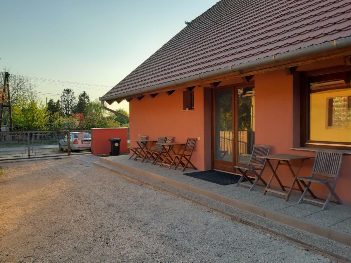 Napos Vendeghaz Hotel Gyor Ngoại thất bức ảnh