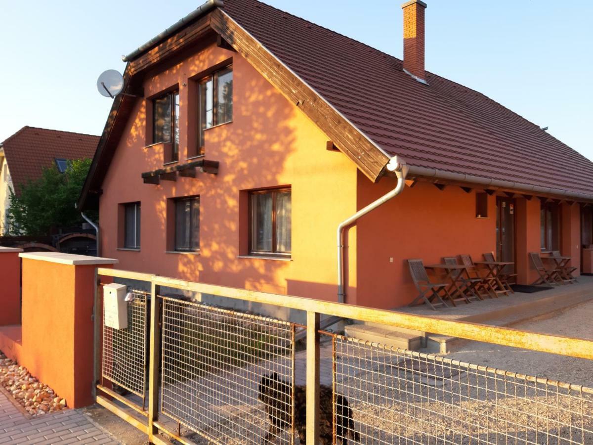 Napos Vendeghaz Hotel Gyor Ngoại thất bức ảnh